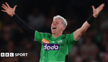 Peter Siddle with his hands in the air as he celebrates taking a wicket for Melbourne in the Big Bash League