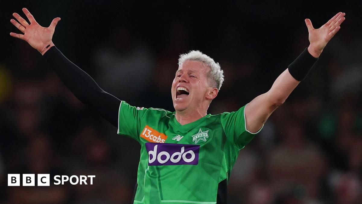 Peter Siddle with his hands in the air as he celebrates taking a wicket for Melbourne in the Big Bash League