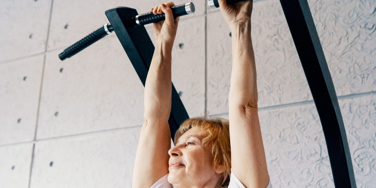81-year-old smashes dead hang world record – 6 ways to improve your time (and why you should)