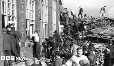 Paul Mescal and Gracie Abrams