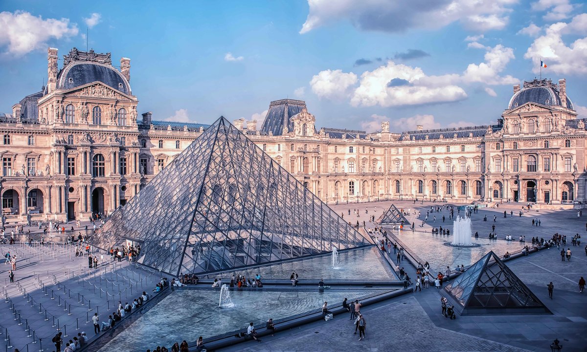 Arrests made over alleged €10m Louvre ticket scam - The Art Newspaper