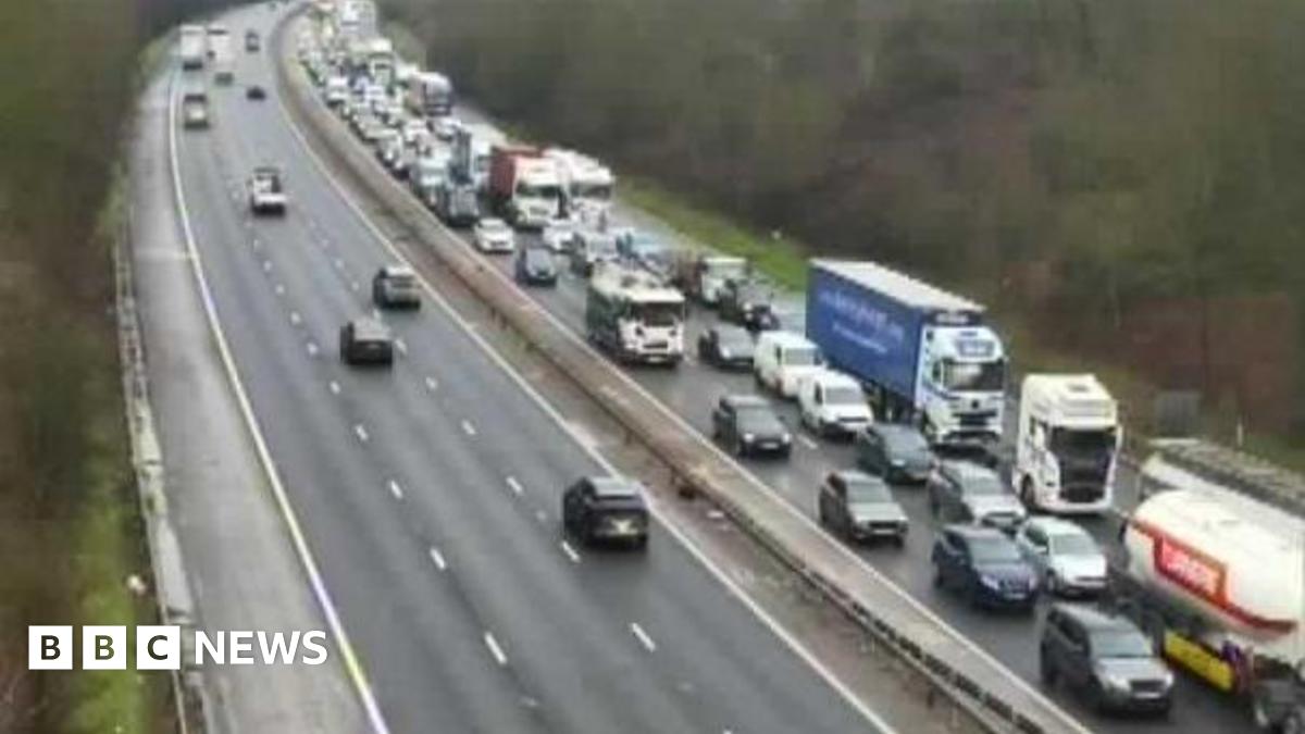 Queues of traffic on the M11 on the southbound carriageway between junctions seven and eight