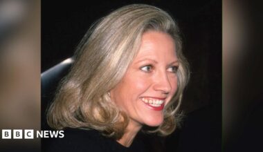 Anna Murdoch smiles in a profile picture taken in 1988.