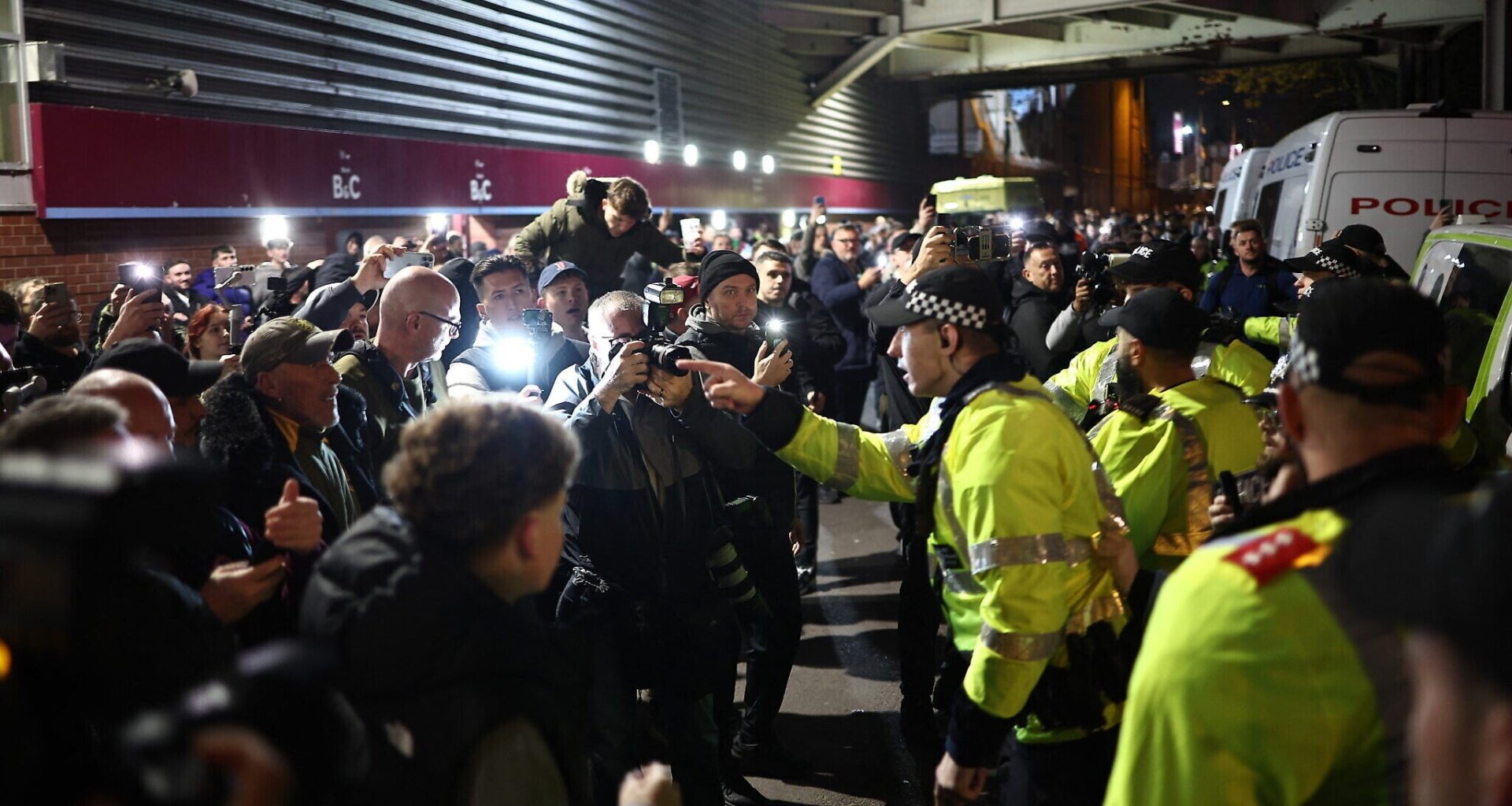 UK government botched response to police ban on Maccabi fans, lawmakers' report says