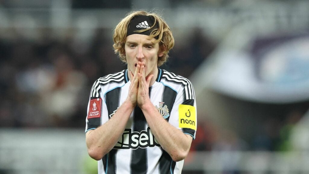 Anthony Gordon in action for Newcastle