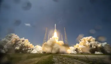 Arianespace has launched the first four-booster variant of its Ariane 6 rocket, deploying 32 satellites for the Amazon LEO constellation.