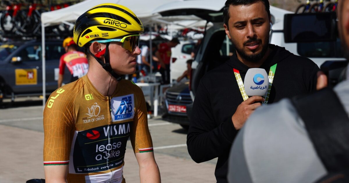 Team Visma | Lease a Bike | Crash limits Team Visma