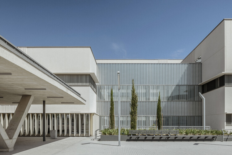 New Ontinyent Hospital / Contell-Martínez Arquitectos + Manuel Vega Arquitectos - Image 1 of 21