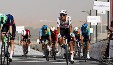 Dunbar holds firm as Del Toro wins in sensational style