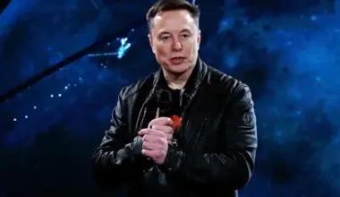 Elon Musk still wants to go to Mars, but apparently the latest idea is go to the Moon first