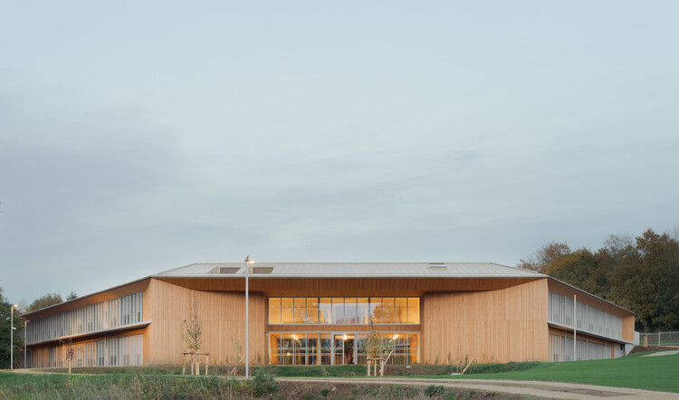 School Complex Simone Veil / Leibar Seigneurin Architectes - Image 1 of 20
