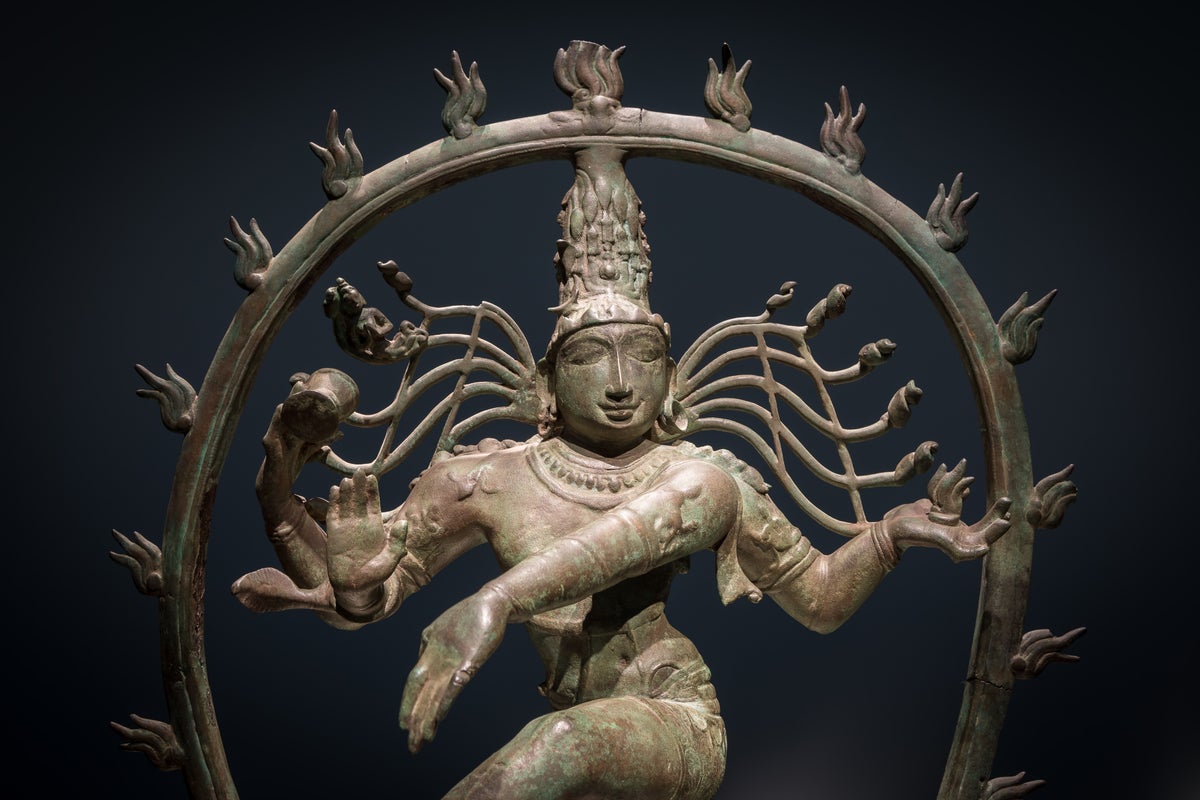 Smithsonian museum to return three bronze sculptures illegally removed from Indian temples