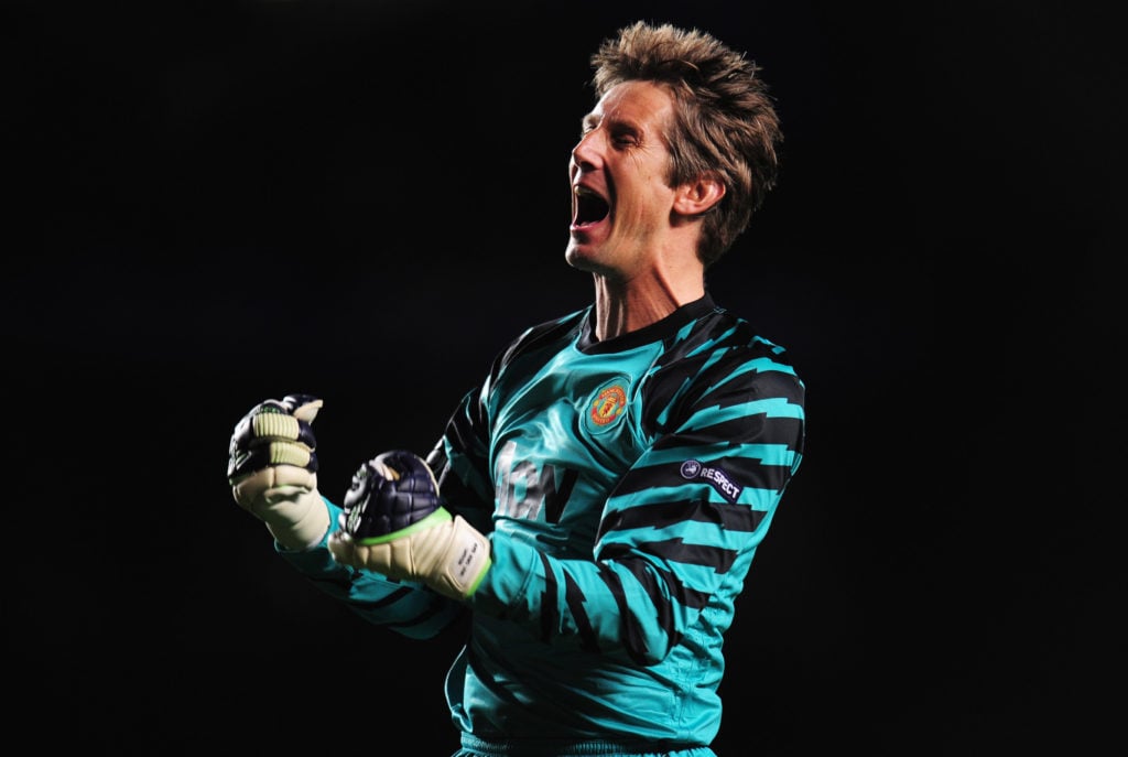Edwin van der Sar celebrates