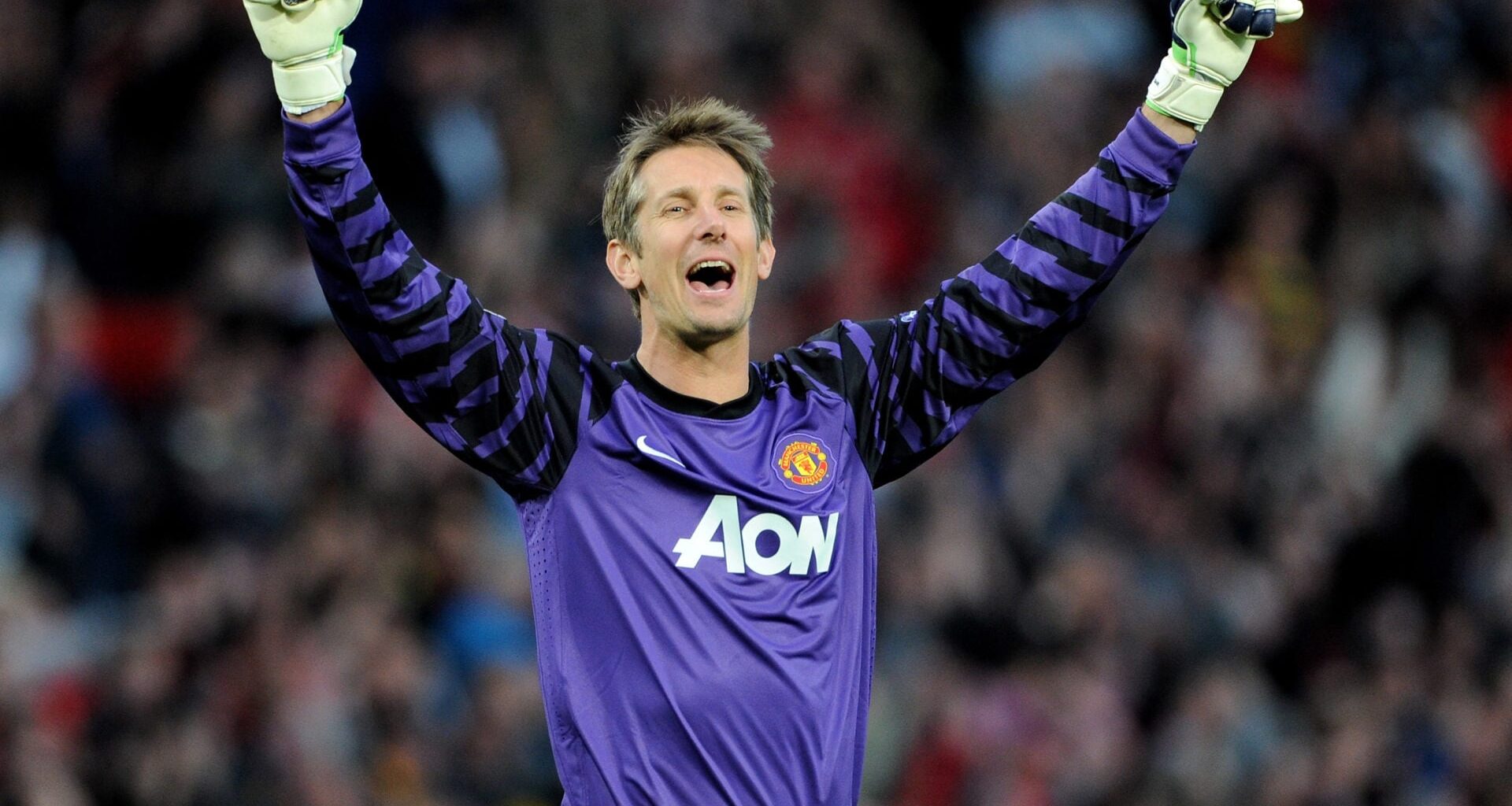 Man Utd fans already gave decisive verdict in Edwin van der Sar vs David de Gea debate ahead of Sky top 10 list