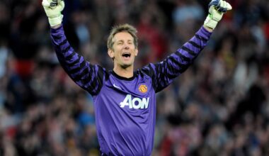 Man Utd fans already gave decisive verdict in Edwin van der Sar vs David de Gea debate ahead of Sky top 10 list