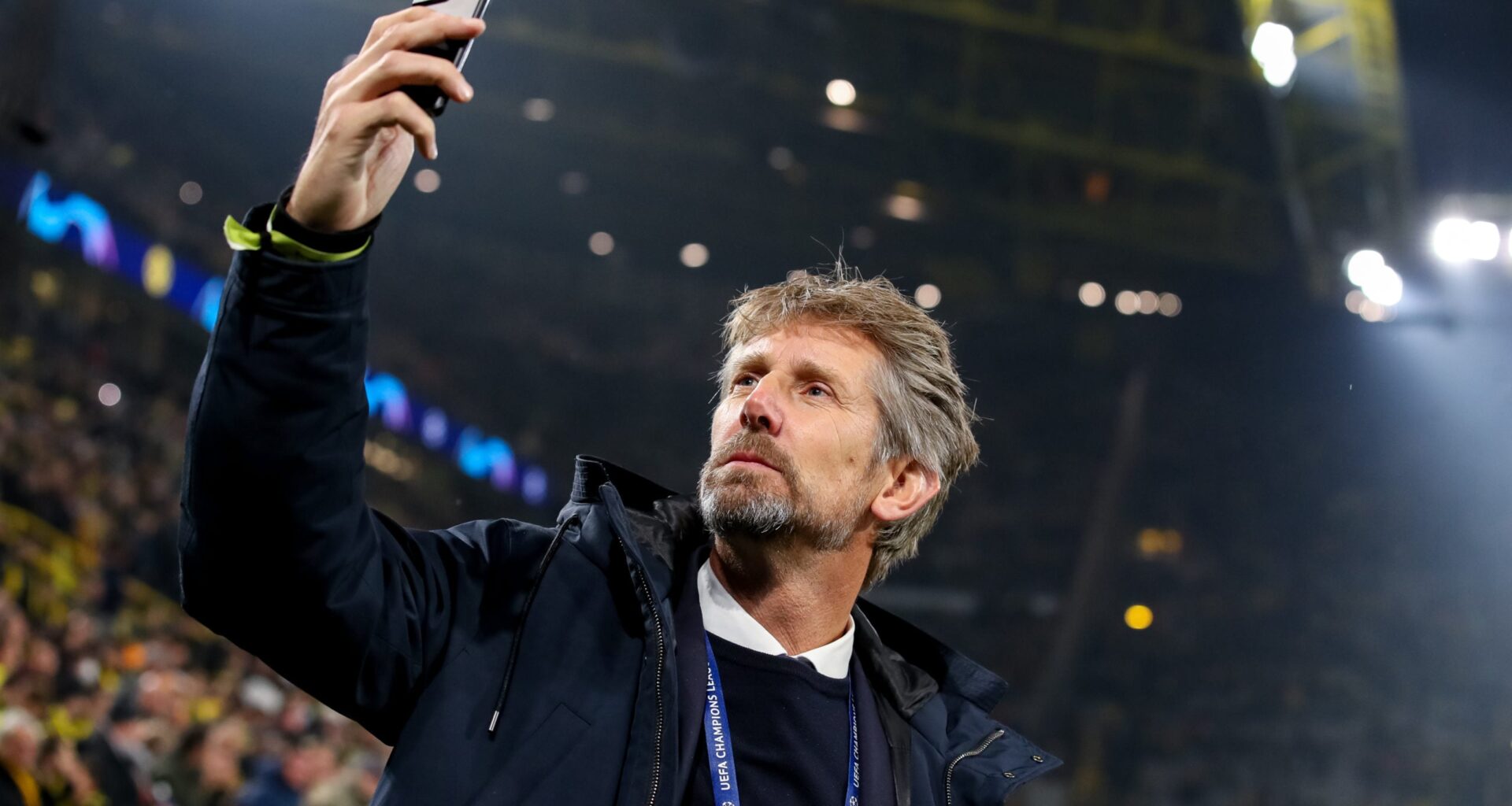 Edwin van der Sar picks who he preferred between Louis van Gaal and Sir Alex Ferguson