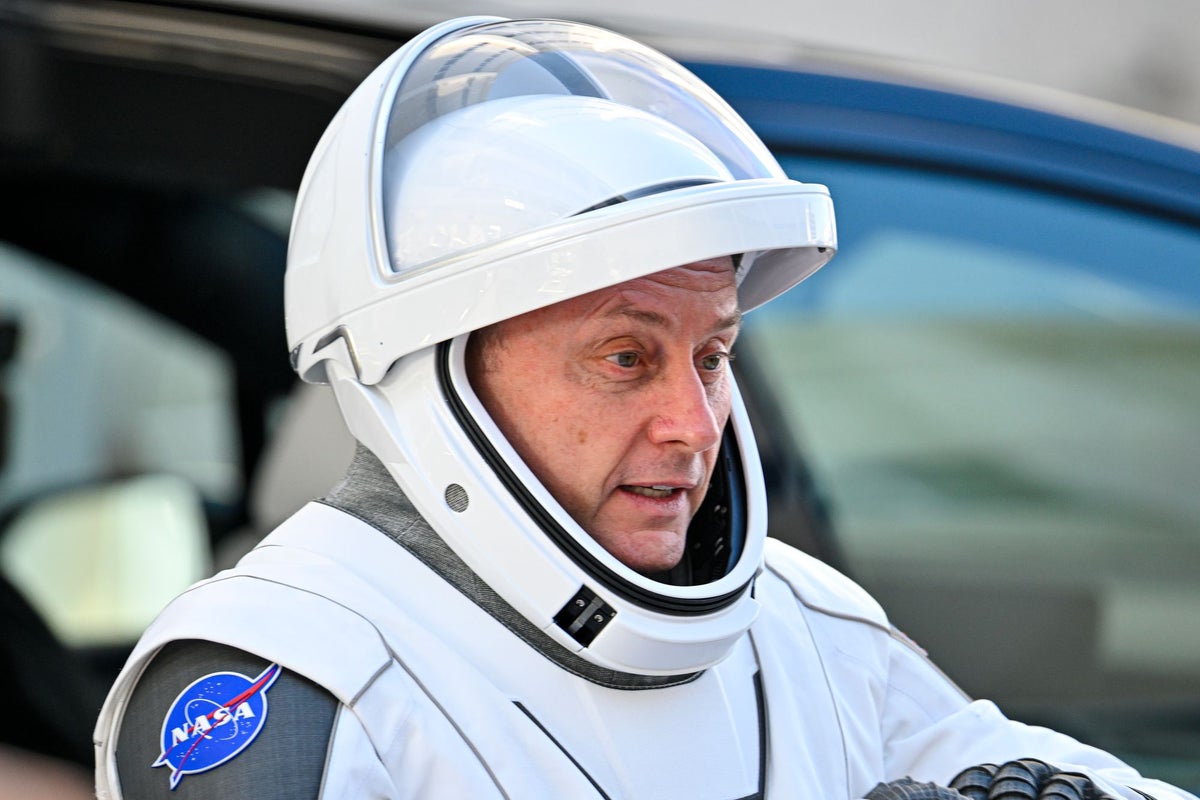 Mike Fincke: Astronaut who had to be evacuated from space station named as he applauds his surgeons and crew mates