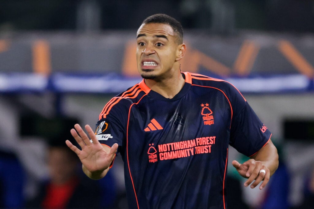 Murillo gestures to teammate.