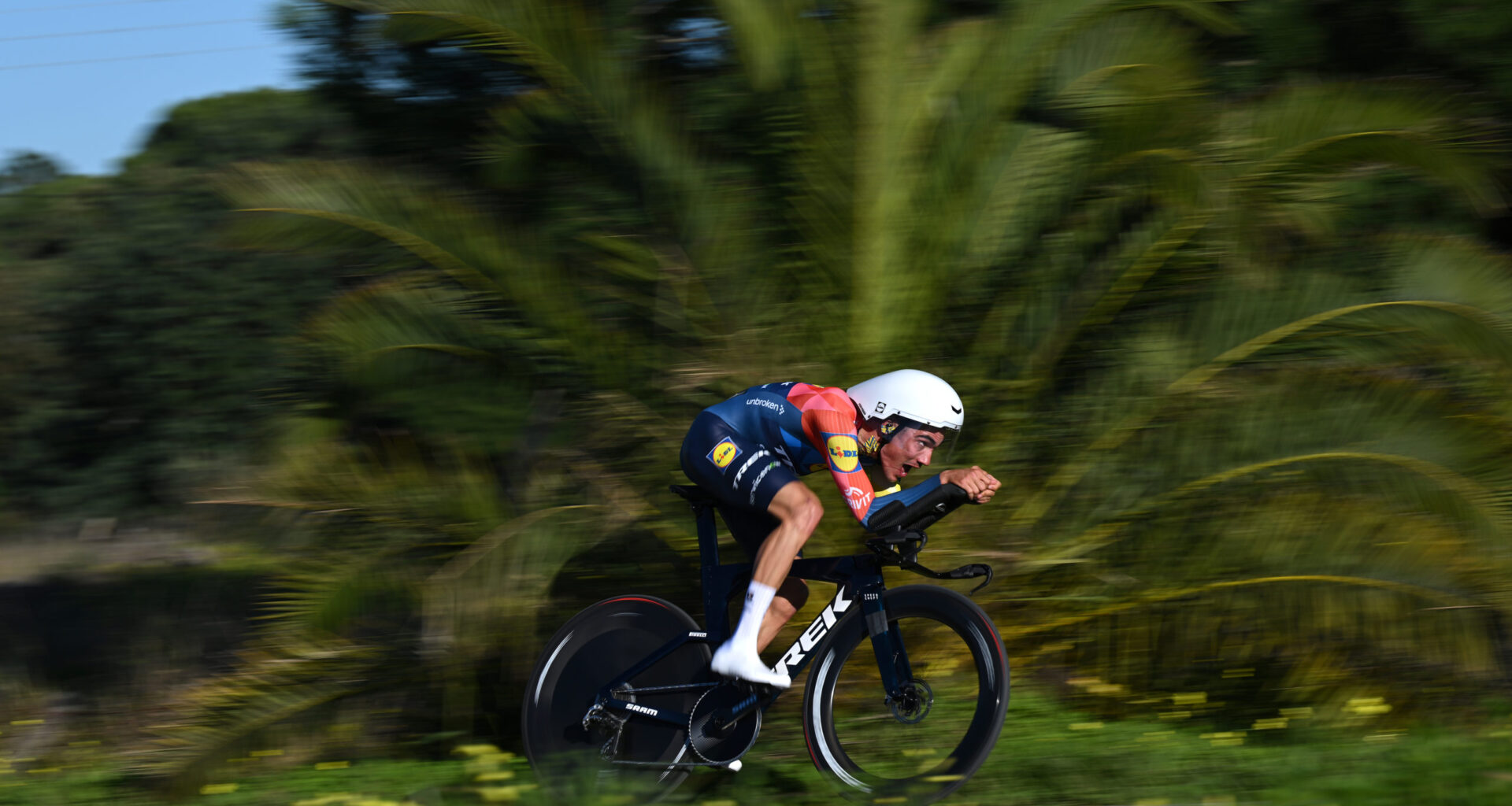Getting aero in Algarve: Juan Ayuso extends his race lead