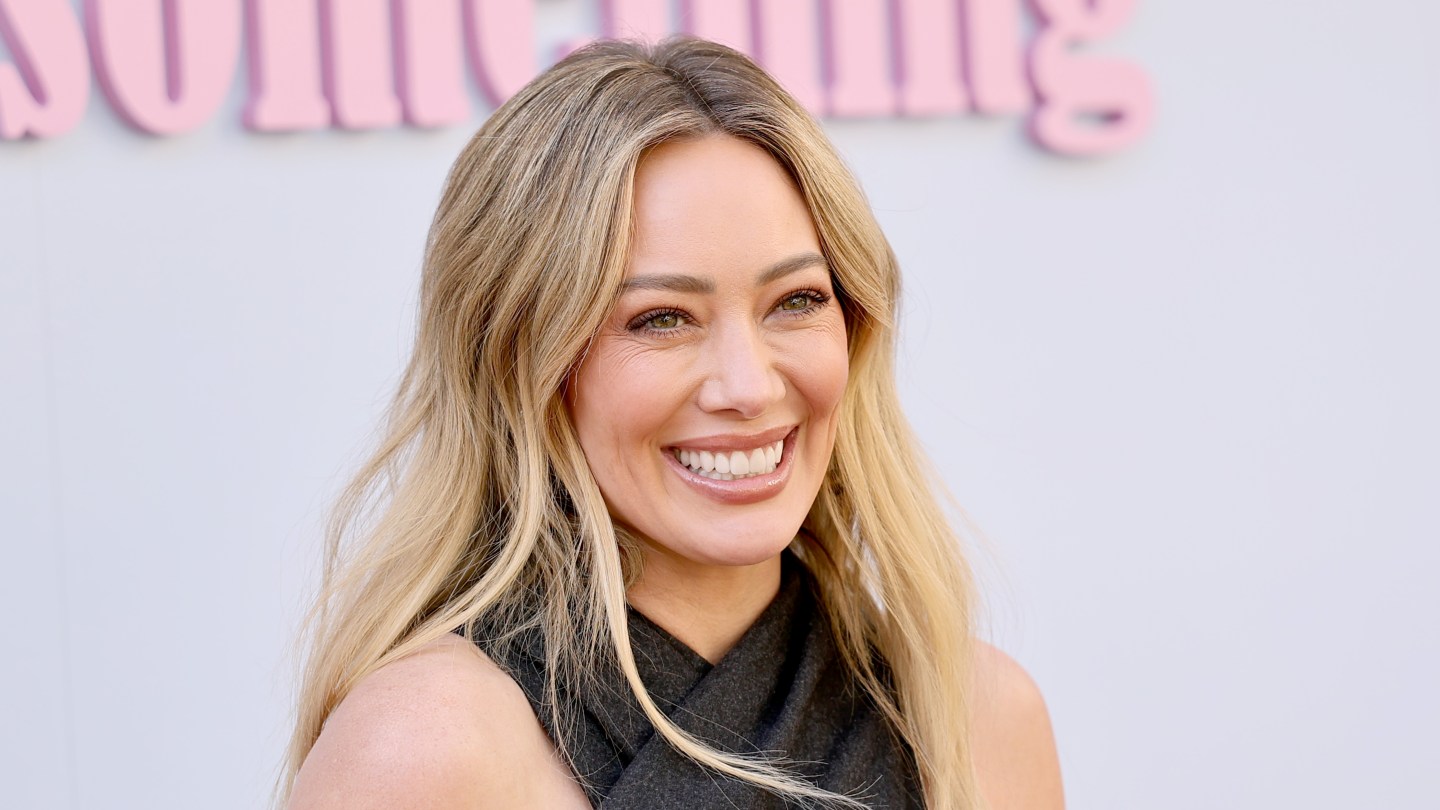Hilary Duff Addresses Ashley Tisdale Toxic Mom Group Essay Drama