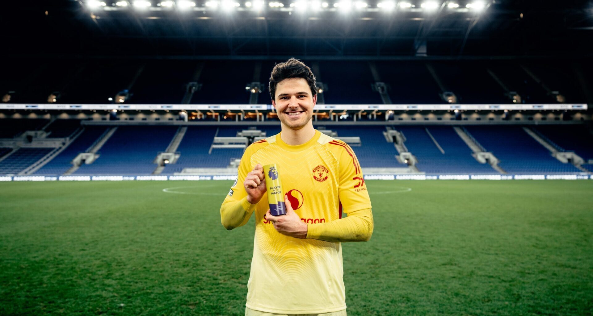 Edwin van der Sar hails Senne Lammens for handling Everton's 'horrible' tactics, 'Doing incredibly well'