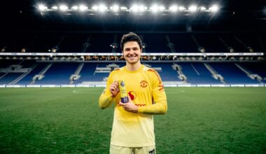 Edwin van der Sar hails Senne Lammens for handling Everton's 'horrible' tactics, 'Doing incredibly well'