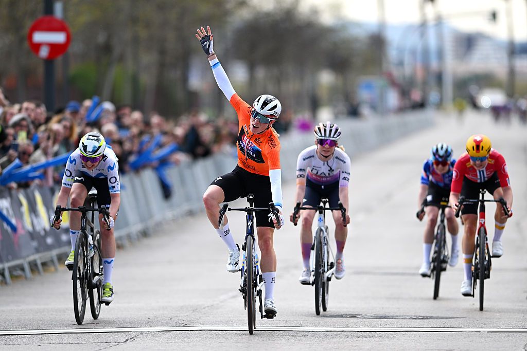 Demi Vollering claims her second stage and the overall of the Setmana Ciclista Valenciana
