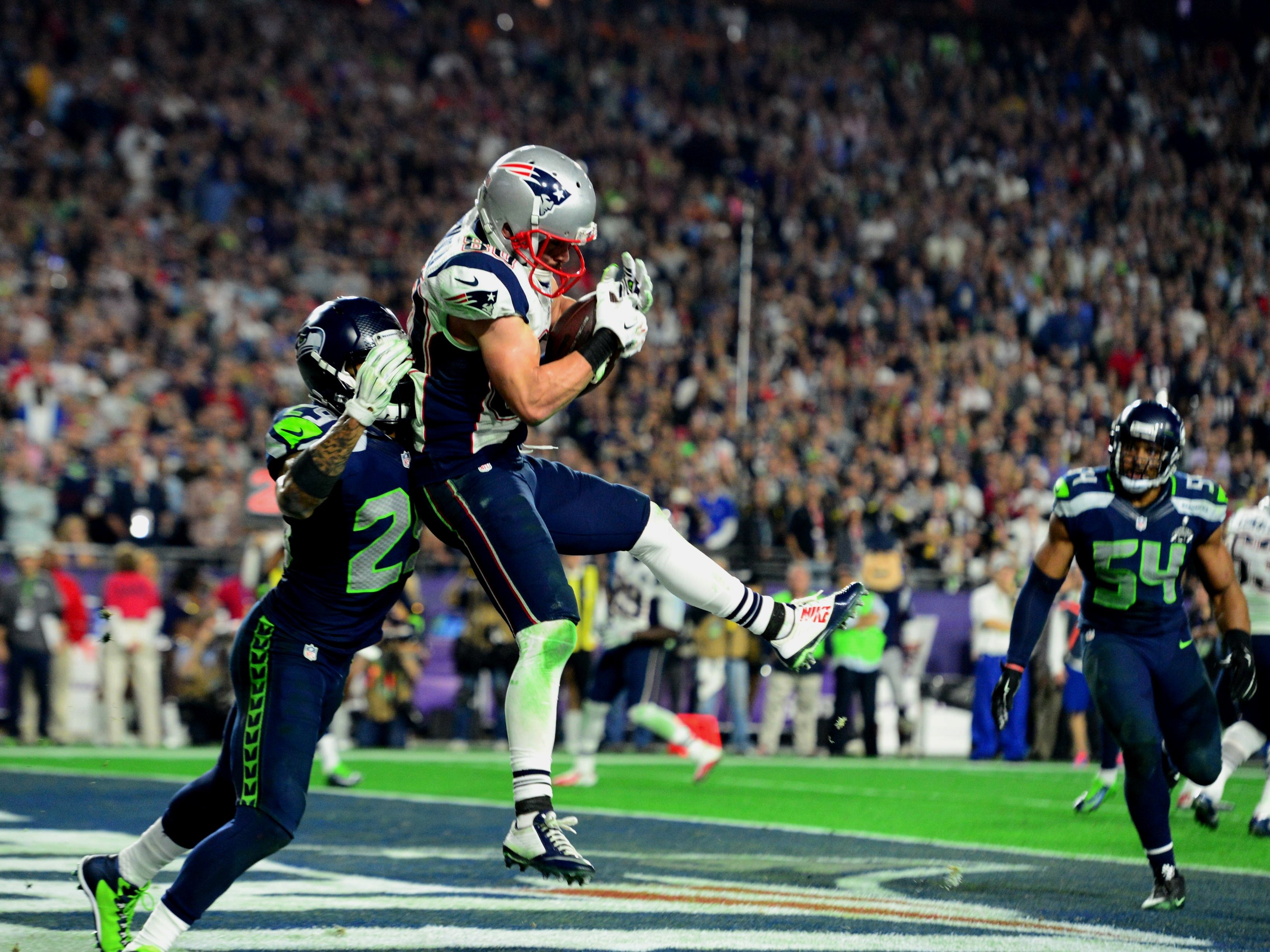 Football: Super Bowl XLIX: New England Patriots Danny Amendola (80) in action, 4-yard touchdown catch vs Seattle Seahawks Earl Thomas (29) during 4th quarter at University of Phoenix Stadium.
Glendale, AZ 2/1/2015
CREDIT: John Biever (Photo by John Biever /Sports Illustrated/Getty Images)
(Set Number: X159217 TK1 )