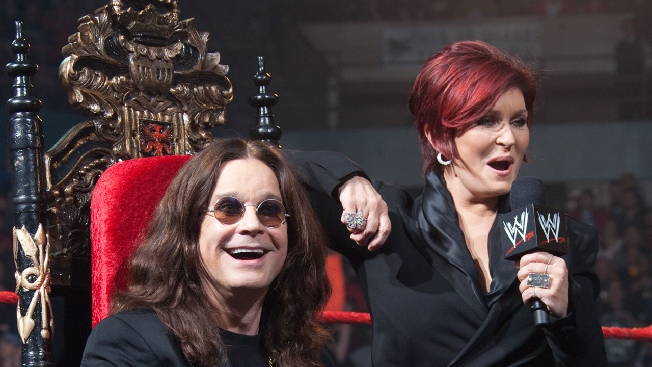 Ozzy and Sharon Osbourne host WWE Raw 2009