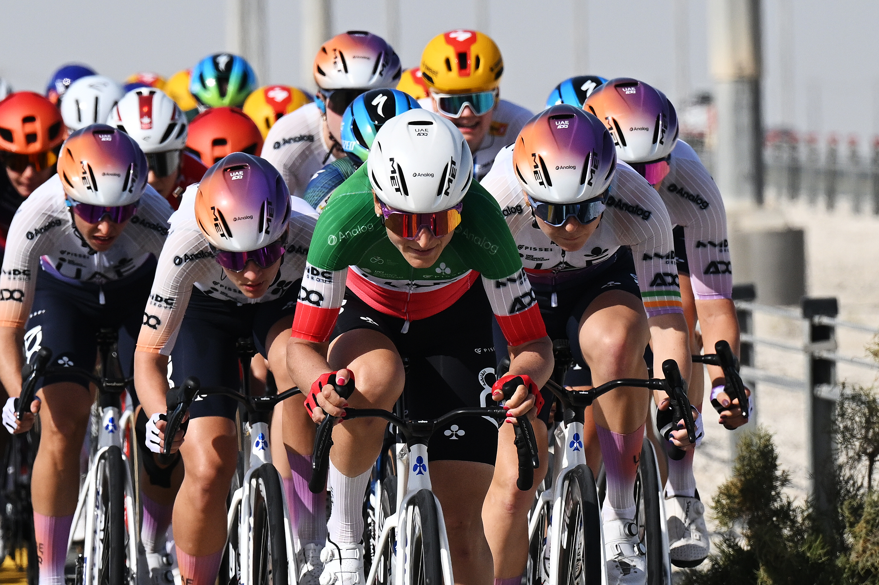MADINAT ZAYED, UNITED ARAB EMIRATES - FEBRUARY 05: (L-R) Karlijn Swinkels of Netherlands, Elisa Longo Borghini of Italy and Lara Gillespie of Ireland and Team UAE ADQ compete during the 4th UAE Tour Women 2026, Stage 1 a 111km stage from Al Mirfa to Madinat Zayed on February 05, 2026 in Madinat Zayed, United Arab Emirates. (Photo by Tim de Waele/Getty Images)