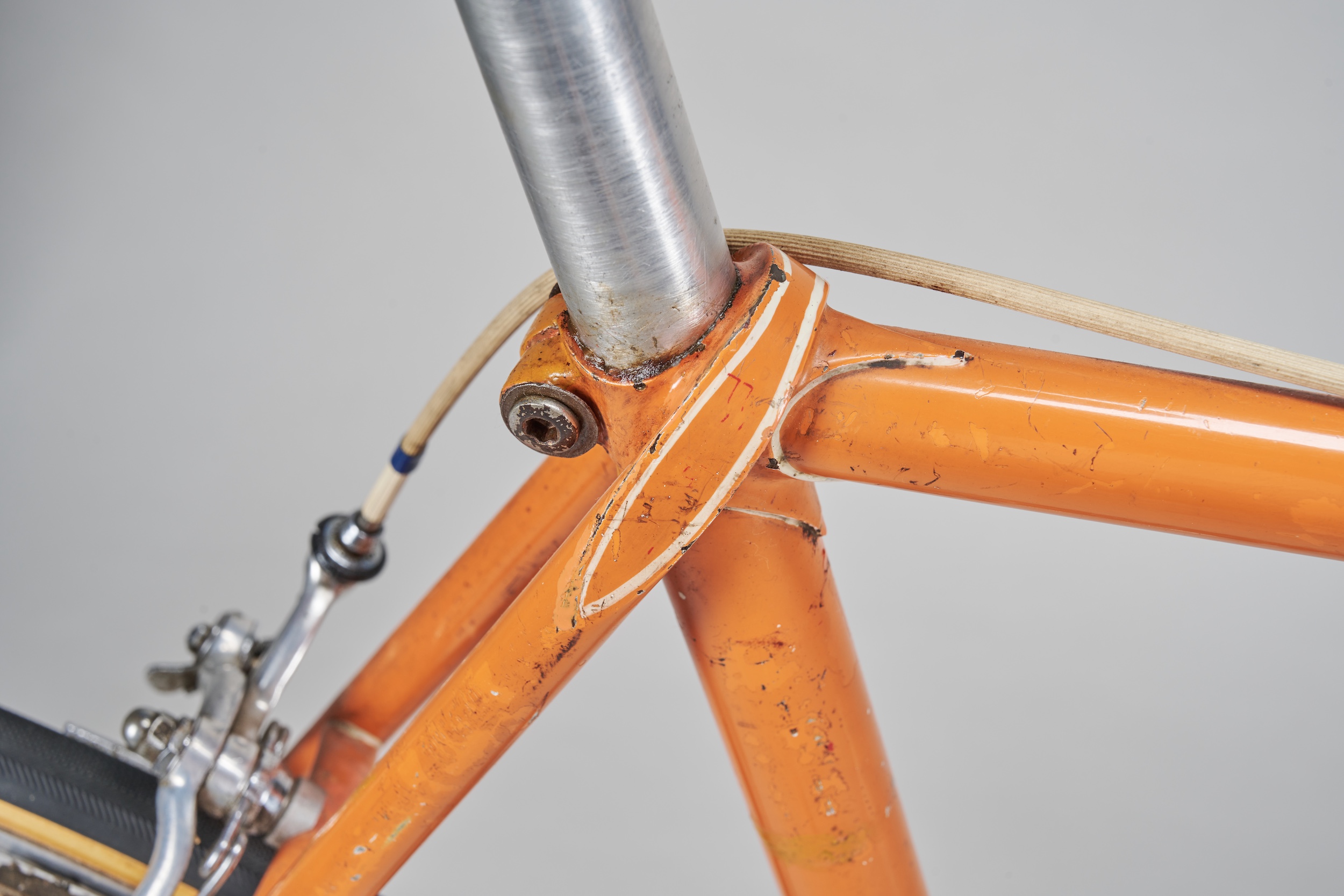 Wraparound seat stays on Les West's Holdsworth