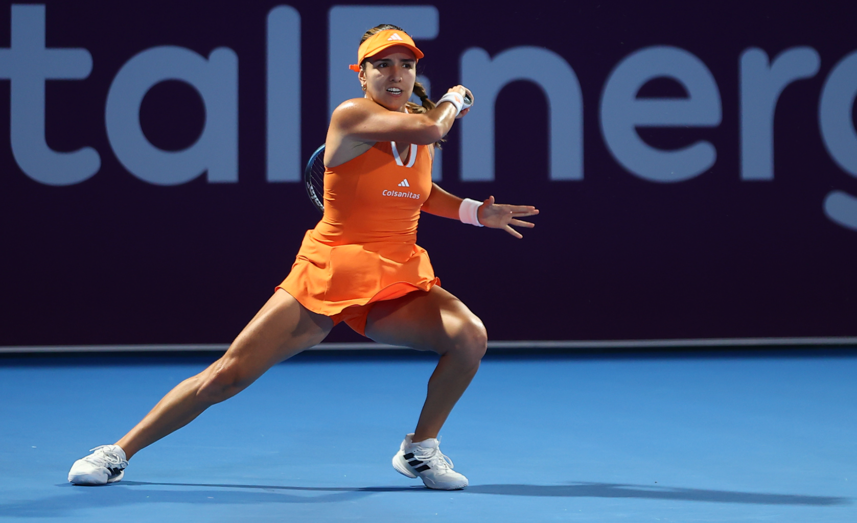 Osorio overcomes Siniakova in Doha three-setter for ninth straight win - WTA Tennis