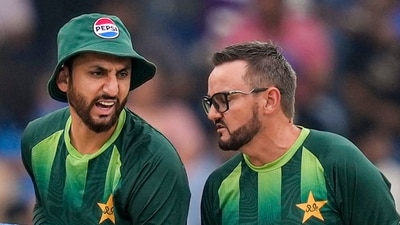 Pakistan captain Salman Agha was seen having an argument with head coach Mike Hesson. (PTI)