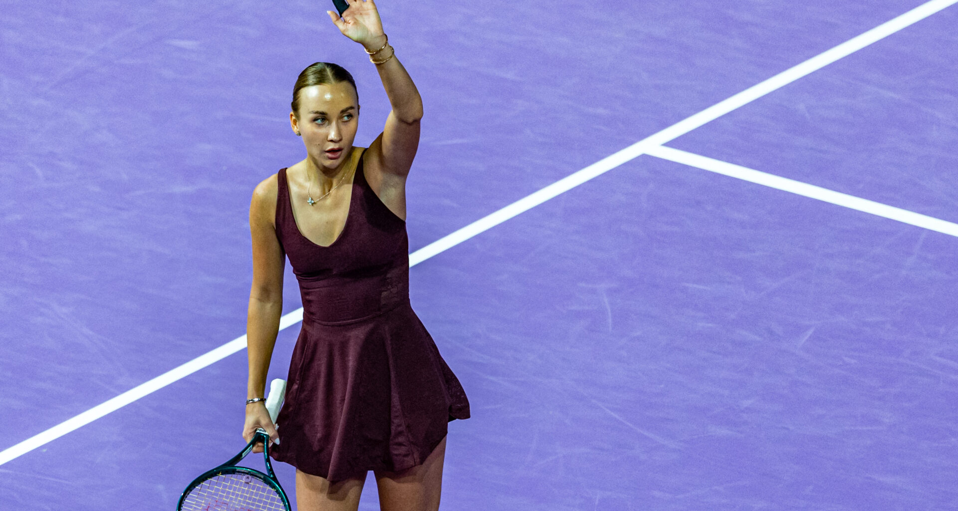 Defending champ Potapova survives Zakharova power, moves on in Cluj-Napoca - WTA Tennis