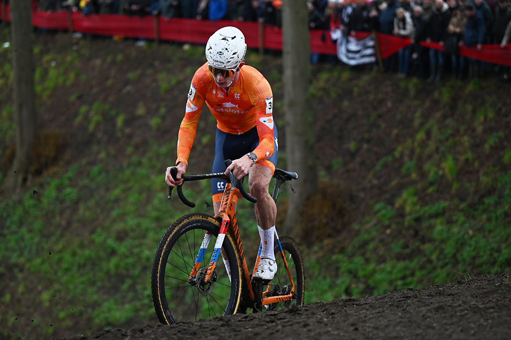 HULST, NETHERLANDS - FEBRUARY 01: Tibor Del Grosso of Netherlands competes during the 77th UCI Cyclo-Cross World Championships 2026 - Men&amp;apos;s Elite / #UCIWT / on February 01, 2026 in Hulst, Netherlands. (Photo by Luc Claessen/Getty Images)