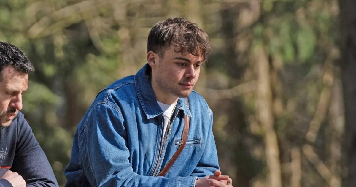 Bradley Riches explains Lewis' trait that Emmerdale fans dubbed 'annoying' | Soaps