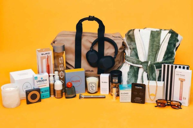 Inside the BRITs 2026 Soho House afterparty where stars will take home ?2,000 goody bag ? The full Sony afterparty goody bag includes: VOSS glass water bottle ? ?5.52 (Official Afterparty Partner) Sony WH?1000XM6 headphones ? ?399 Antler Icon overnight bags ? ?140 Pleasing Rivulets Eau de Parfum ? ?135 Jimmy Fairly Sunglasses ? ?135 SURI electric toothbrush ? ?105 Elemis Pro?Collagen Future Restore Serum ? ?115 To My Ships Delphi Gift Set ? ?95 Soho Home Bergamot & Mandarin Candle ? ?90 Elemis Pro?Collagen Marine Cream ? ?98 Babyliss Stubble Shave Super?X Metal Series X?Blade ? ?80 Medik8 Liquid Peptides Advanced MP ? ?79 BeautyPro LED wand ? ?65 Orelia LUXE Open Link Chain Necklace ? ?60 Chelsea Peers dressing gown ? ?60 Diptyque candle Tilleul ? ?58 Elemis Pro?Collagen Cleansing Balm ? ?52 111Skin Celestial Black Diamond Eye Mask ? ?50 Prada Monochrome B102 ? ?40 Burga notebook ? ?35.95 Loop Earplugs ? ?29.95 Lakrids by B?low Salted Caramel ? ?16