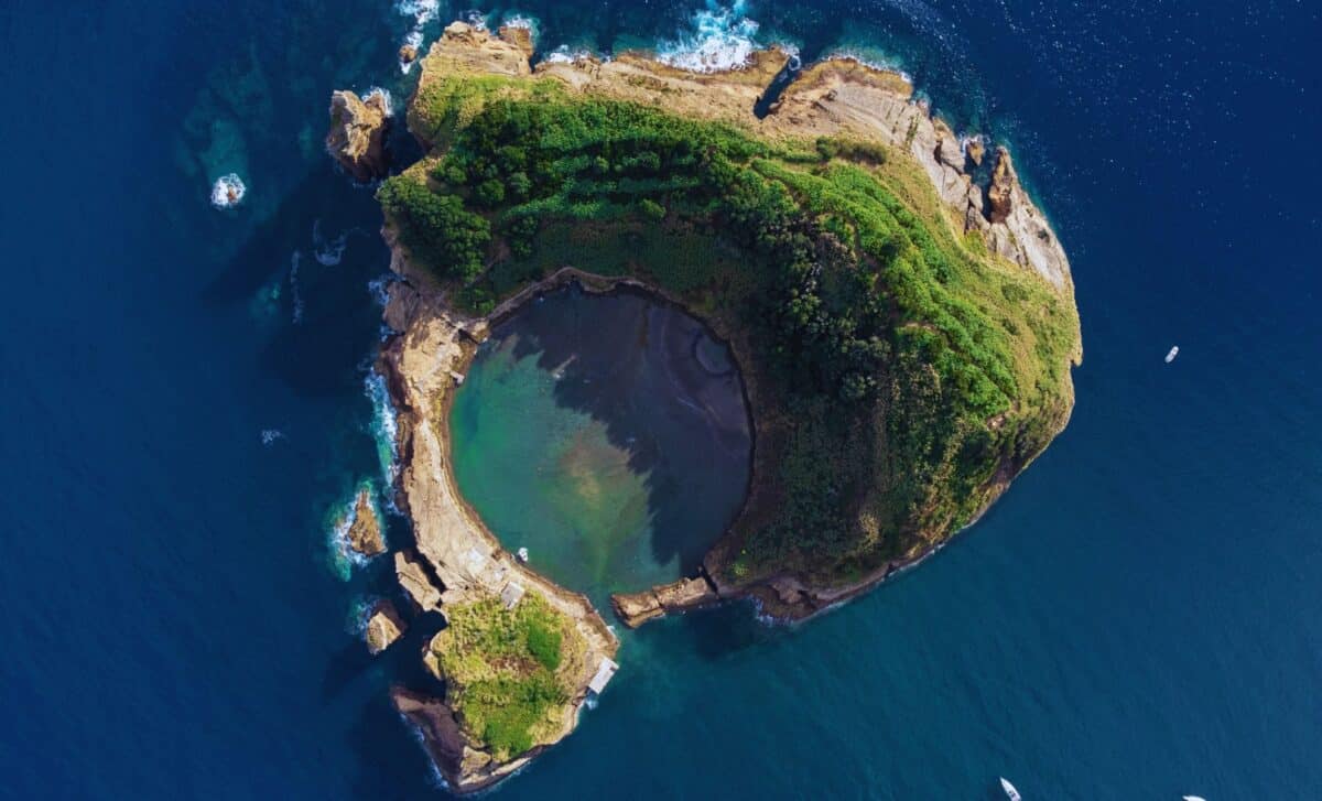 Scientists Just Uncovered The Biggest Underwater Volcano Eruption Ever, Hidden For Years Beneath The Pacific