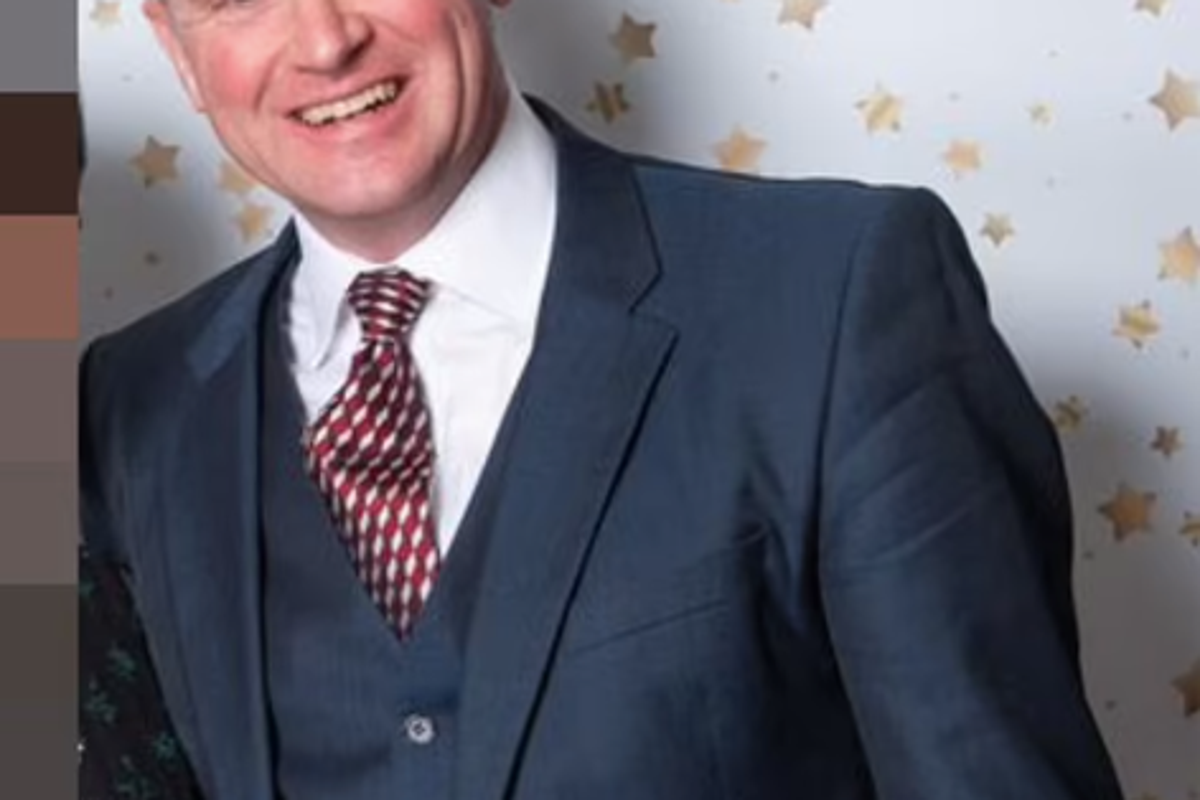 Surgeon who sexually and racially harassed junior colleagues free to work again