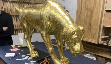 Charles Dickens’ great-great-great grandson to unveil golden Dog and Pot sculpture – Southwark News
