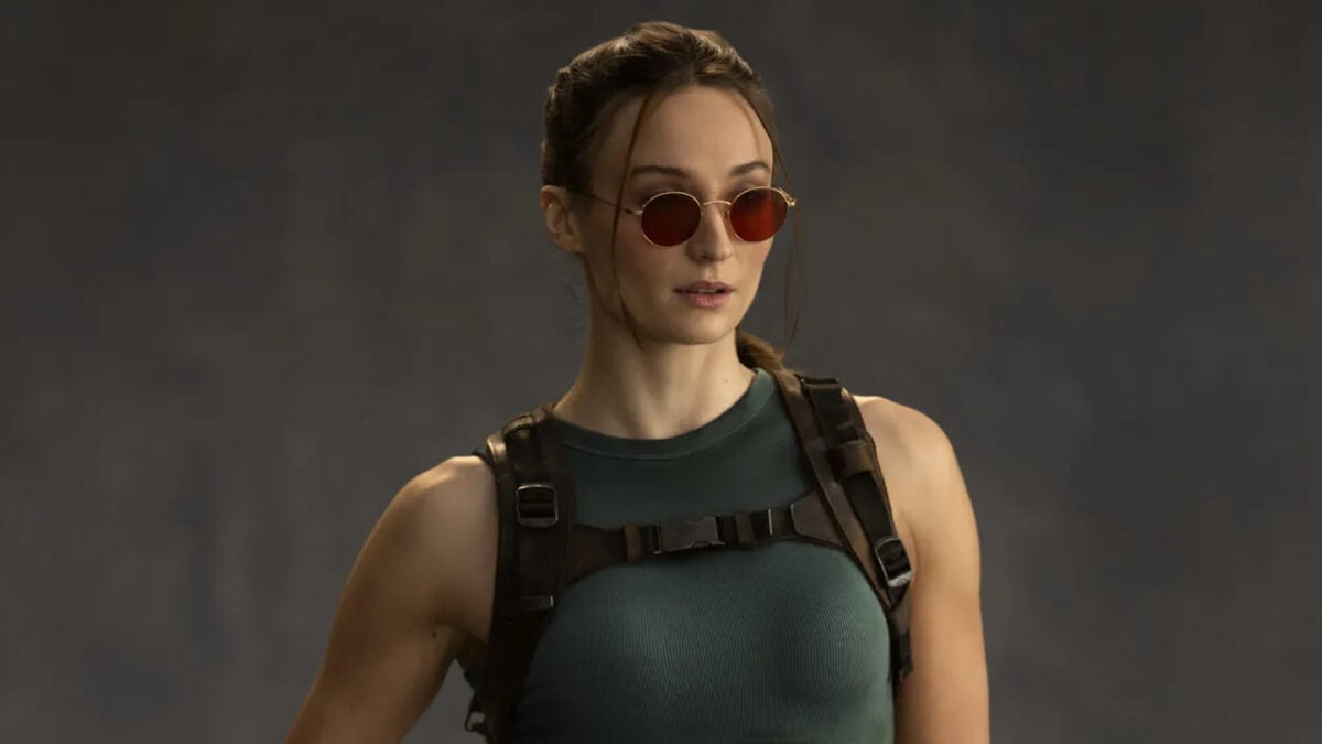 Tomb Raider Set Photos Show Sophie Turner In Action As Lara
