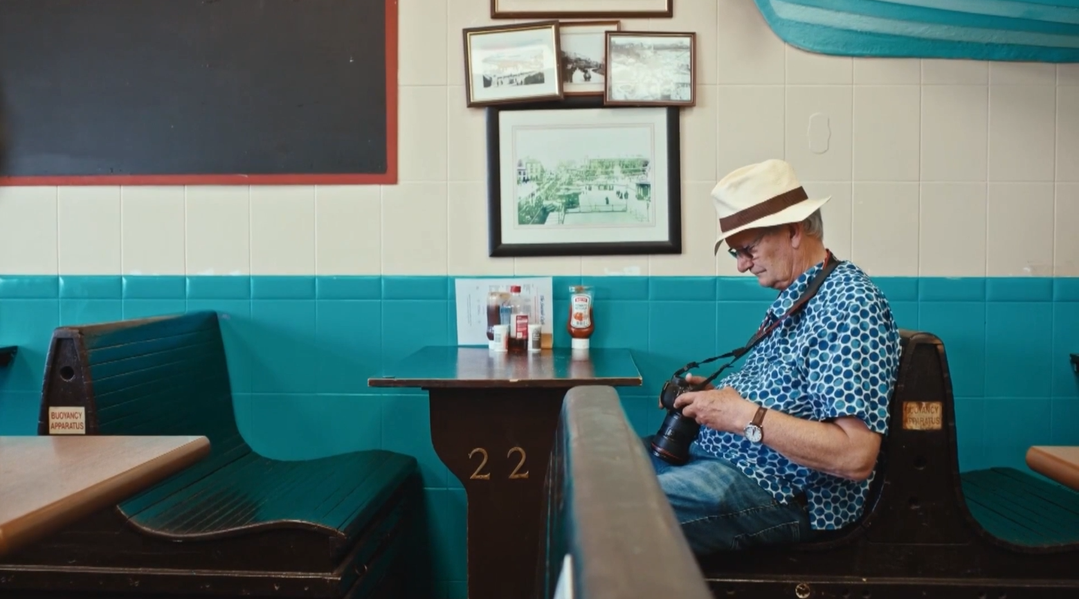 Britain’s ‘national photographer’ honoured in major new exhibitions – Channel 4 News