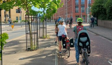 Cyclists outnumbering drivers at rush hour on busy Glasgow road, as campaigners hail “colossal” impact of safe cycle lanes - Cycling News | Bike Reviews