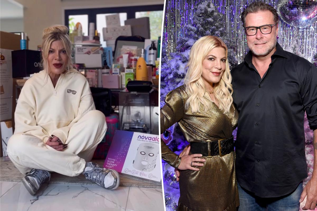 Tori Spelling living in 'borderline hoarder' house after Dean McDermott split, podcast co-host says