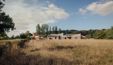 Rammed Earth House by Tuckey Design Studio