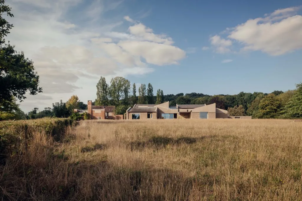 Rammed Earth House by Tuckey Design Studio
