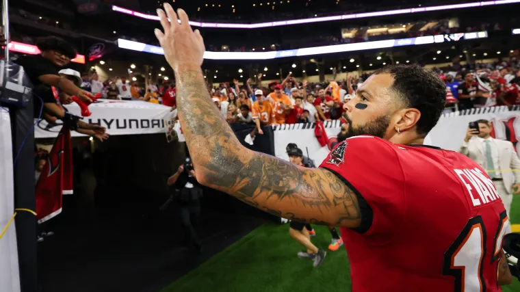 Mike Evans' agent drops huge Buccaneers future update image