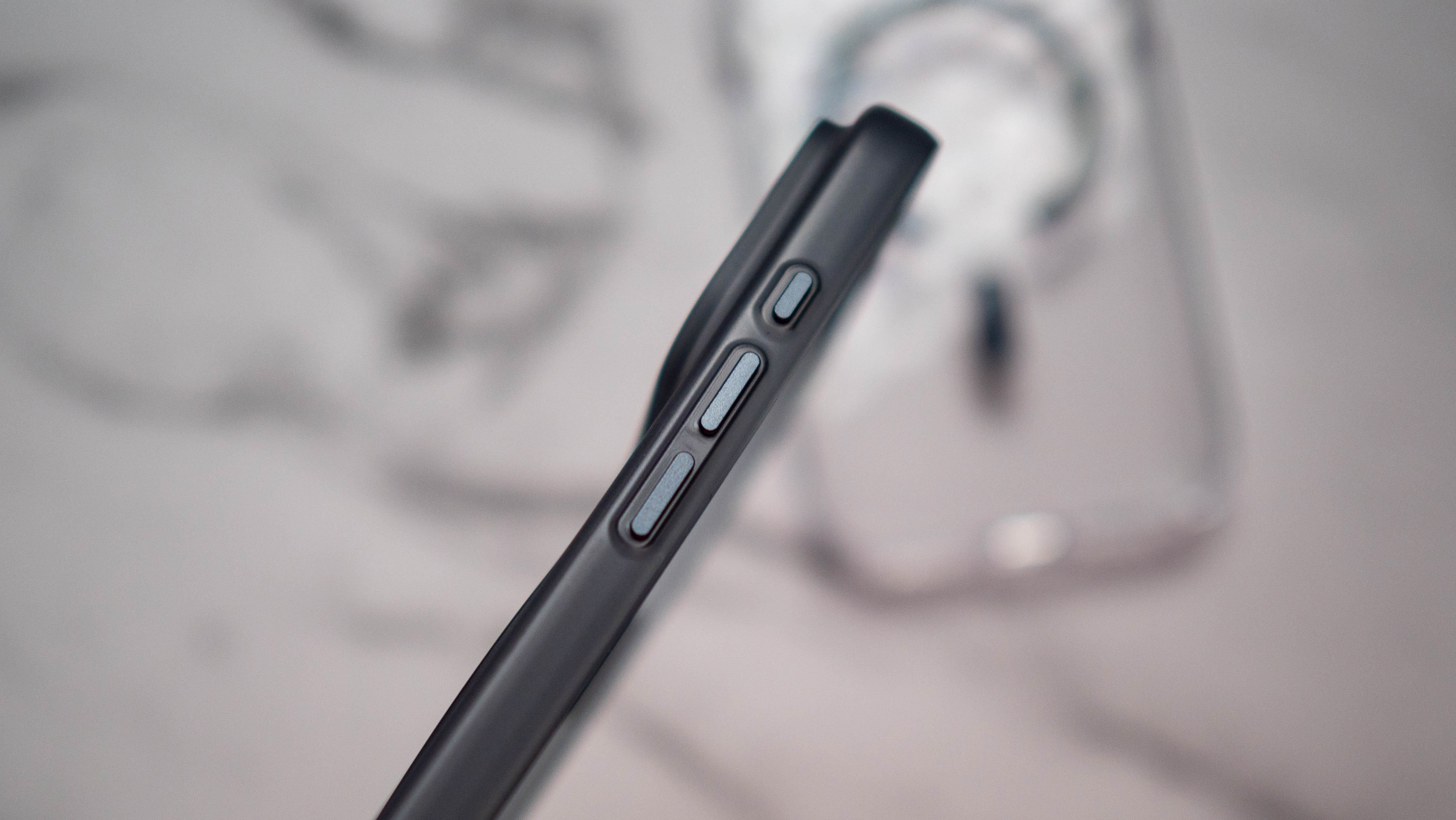Mageasy iPhone 17 Pro case