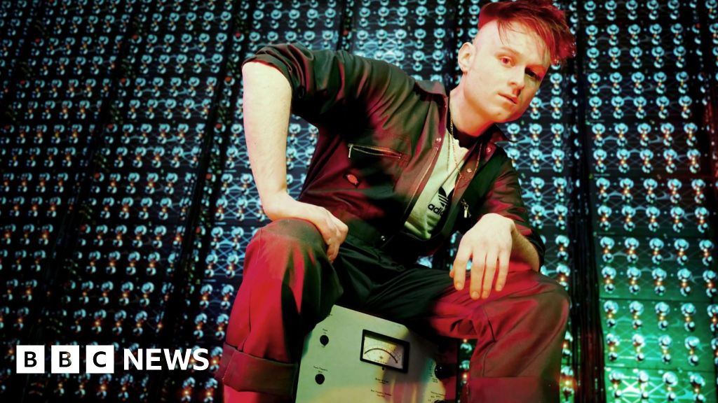 Electronic artist Look Mum No Computer to represent UK at Eurovision - BBC