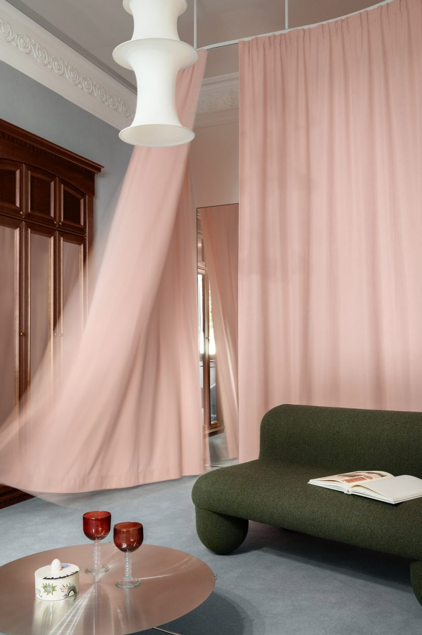 The private fitting room